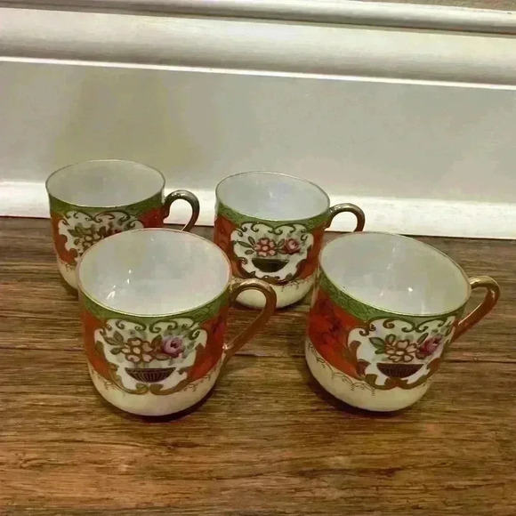 China - Made in Japan - teapot, plates and cups - Picture 6 of 9